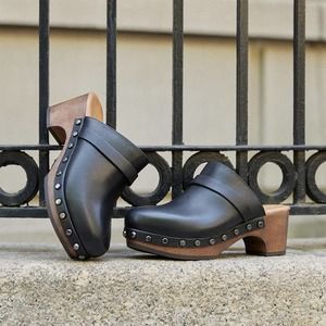 Andre Assous Sofia Clog in Black Stud